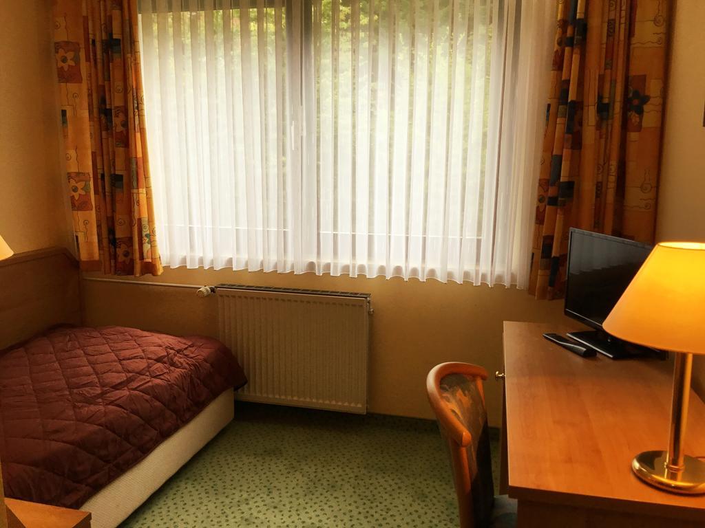 Panorama Hotel Pension Frohnau Бад Захса Екстериор снимка